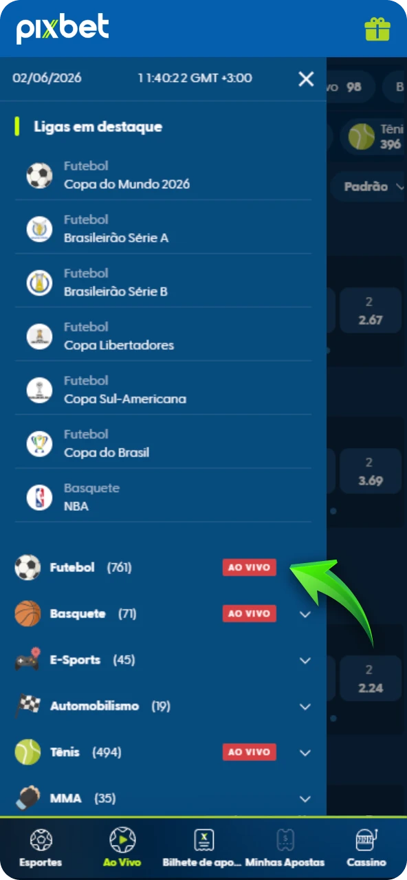 Selecione futebol no menu lateral para abrir a lista completa de ligas e partidas disponíveis.